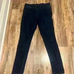 Gloria Vanderbilt Pull on Slimming Jeans Dark Denim size 6. Excellent condition